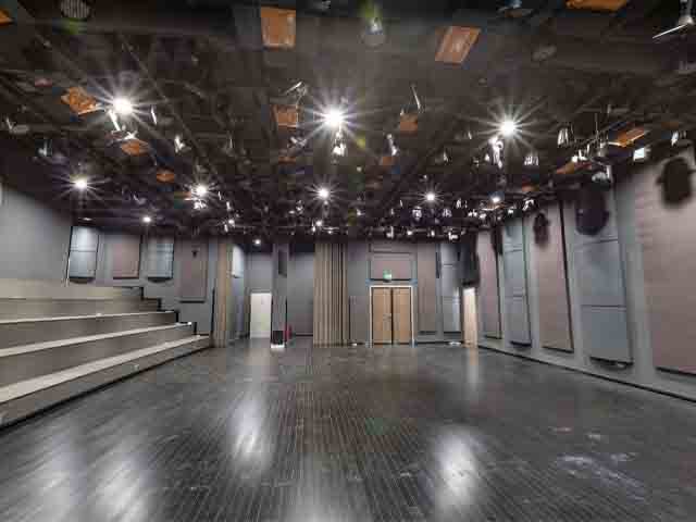 重慶人文科技學院黑匣子劇場聲學裝修改造